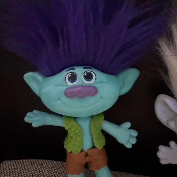 Trolls Dolls DreamWorks World Tour Colorful Toy Set - Picture 4 of 7